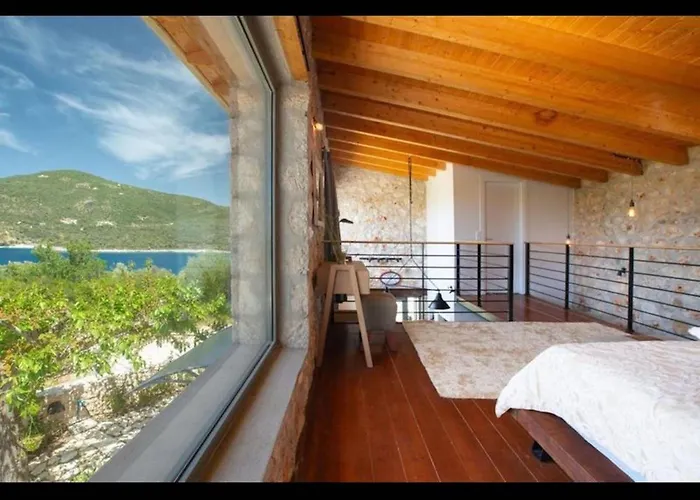 Del Mar Stone House Amuoso Bay 别墅